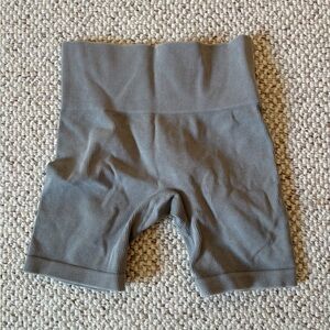 JoyLab Women's Ribbed Bike Shorts in Gray